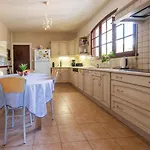House For 13 People, Heated Pool, Bocce Court Haimps