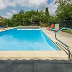 House For 13 People, Heated Pool, Bocce Court *