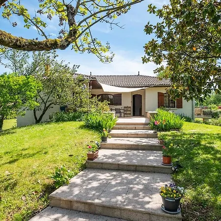 House For 13 People, Heated Pool, Bocce Court