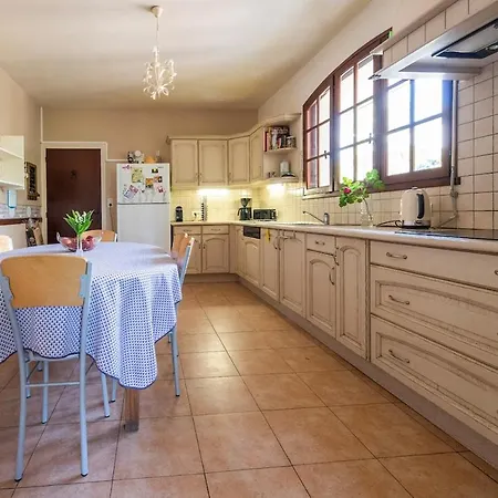 House For 13 People, Heated Pool, Bocce Court Haimps