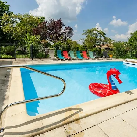 House For 13 People, Heated Pool, Bocce Court Haimps
