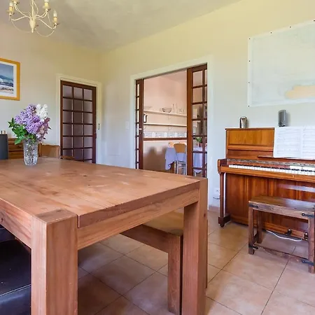 House For 13 People, Heated Pool, Bocce Court *