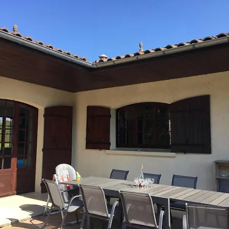 House For 13 People, Heated Pool, Bocce Court 別荘 *