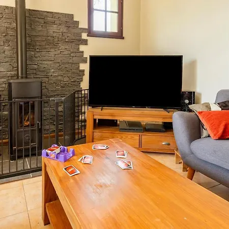House For 13 People, Heated Pool, Bocce Court *