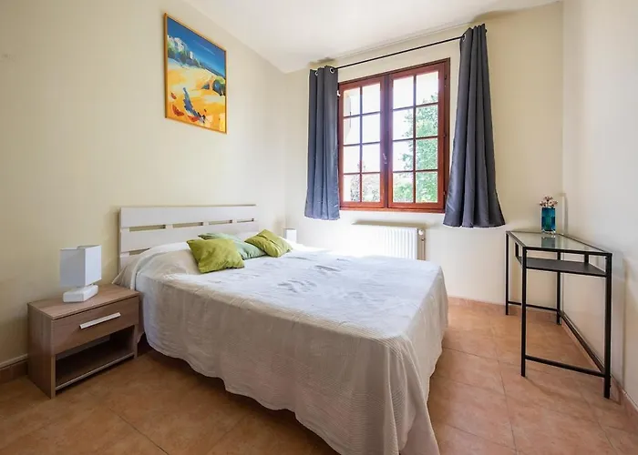 House For 13 People, Heated Pool, Bocce Court Ferienhaus Haimps