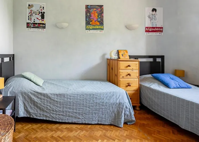 House For 13 People, Heated Pool, Bocce Court