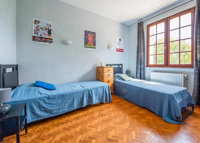 House For 13 People, Heated Pool, Bocce Court Haimps